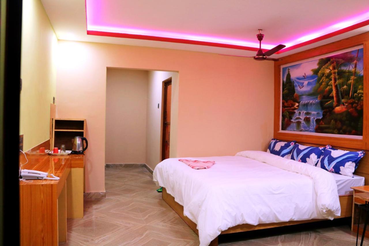 Hotel National Park- Best hotel in Sauraha Exterior foto