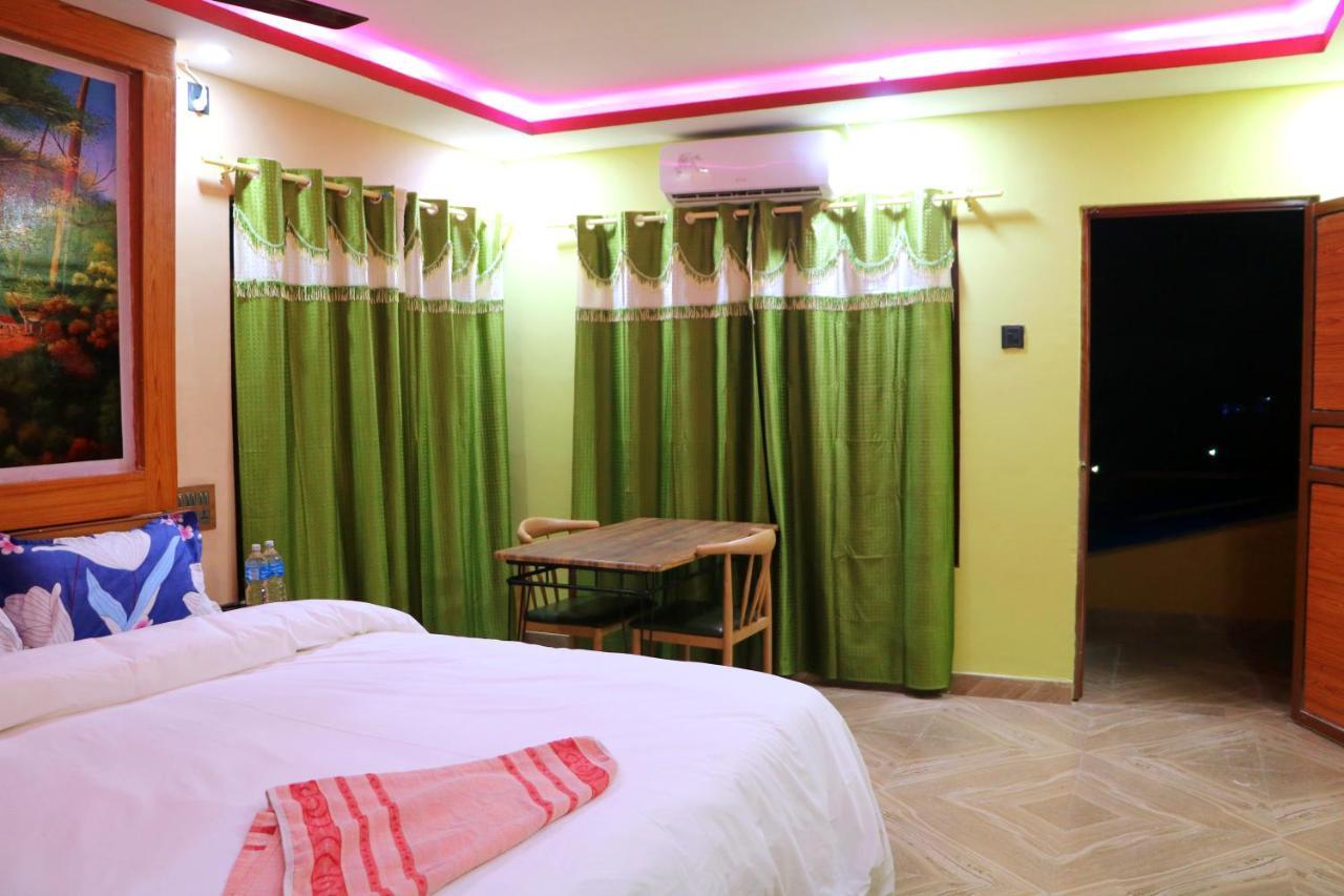 Hotel National Park- Best hotel in Sauraha Exterior foto