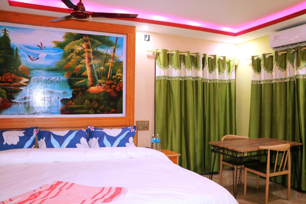 Hotel National Park- Best hotel in Sauraha Exterior foto
