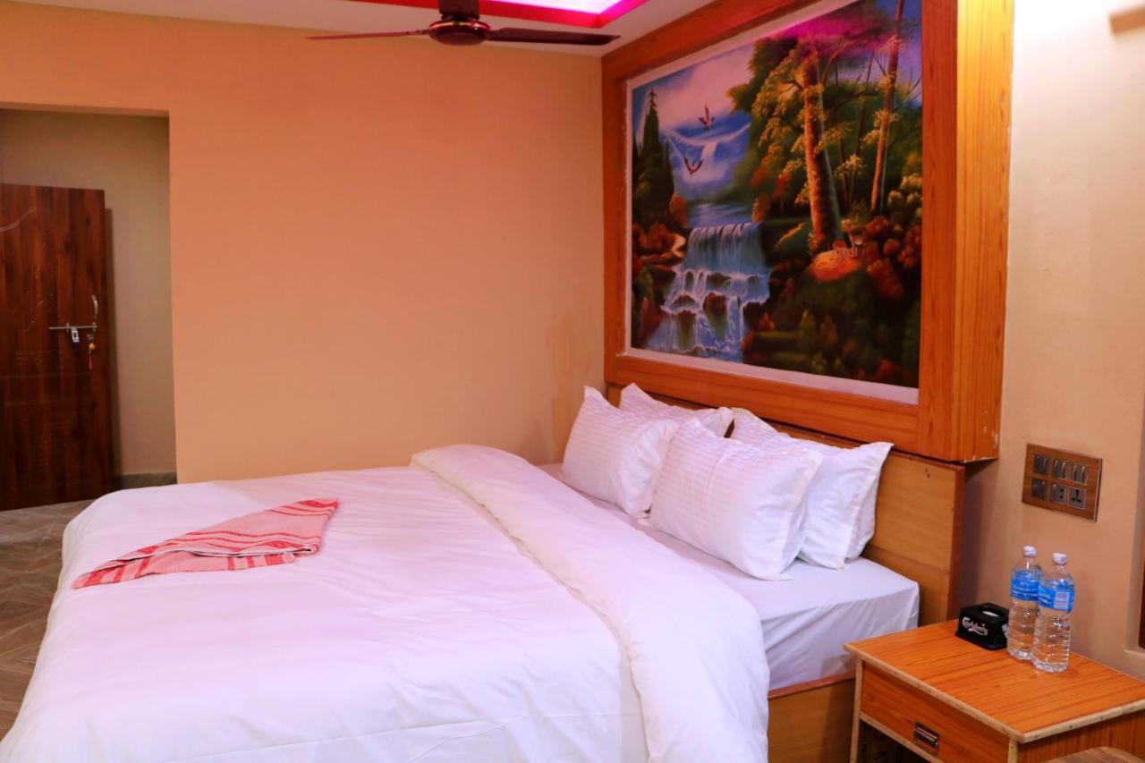 Hotel National Park- Best hotel in Sauraha Exterior foto