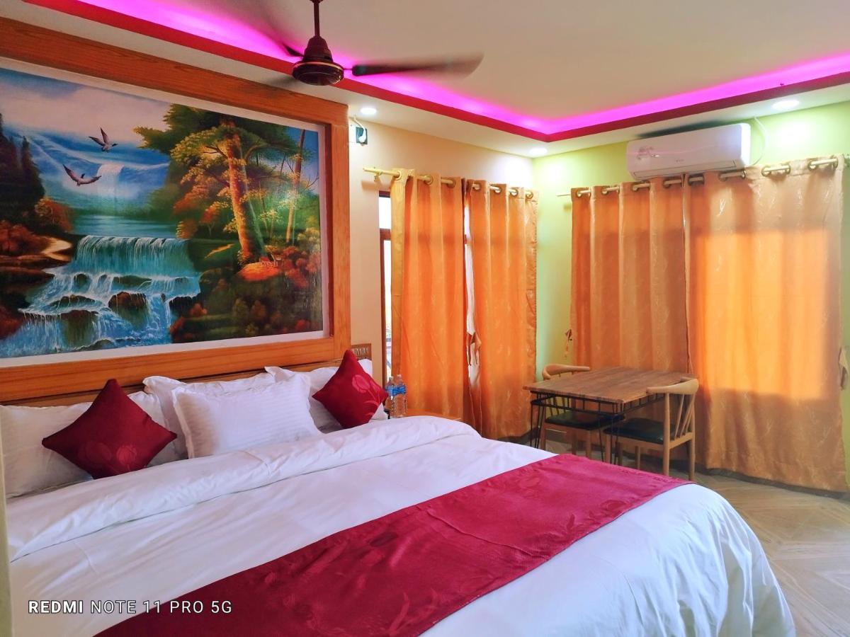 Hotel National Park- Best hotel in Sauraha Exterior foto
