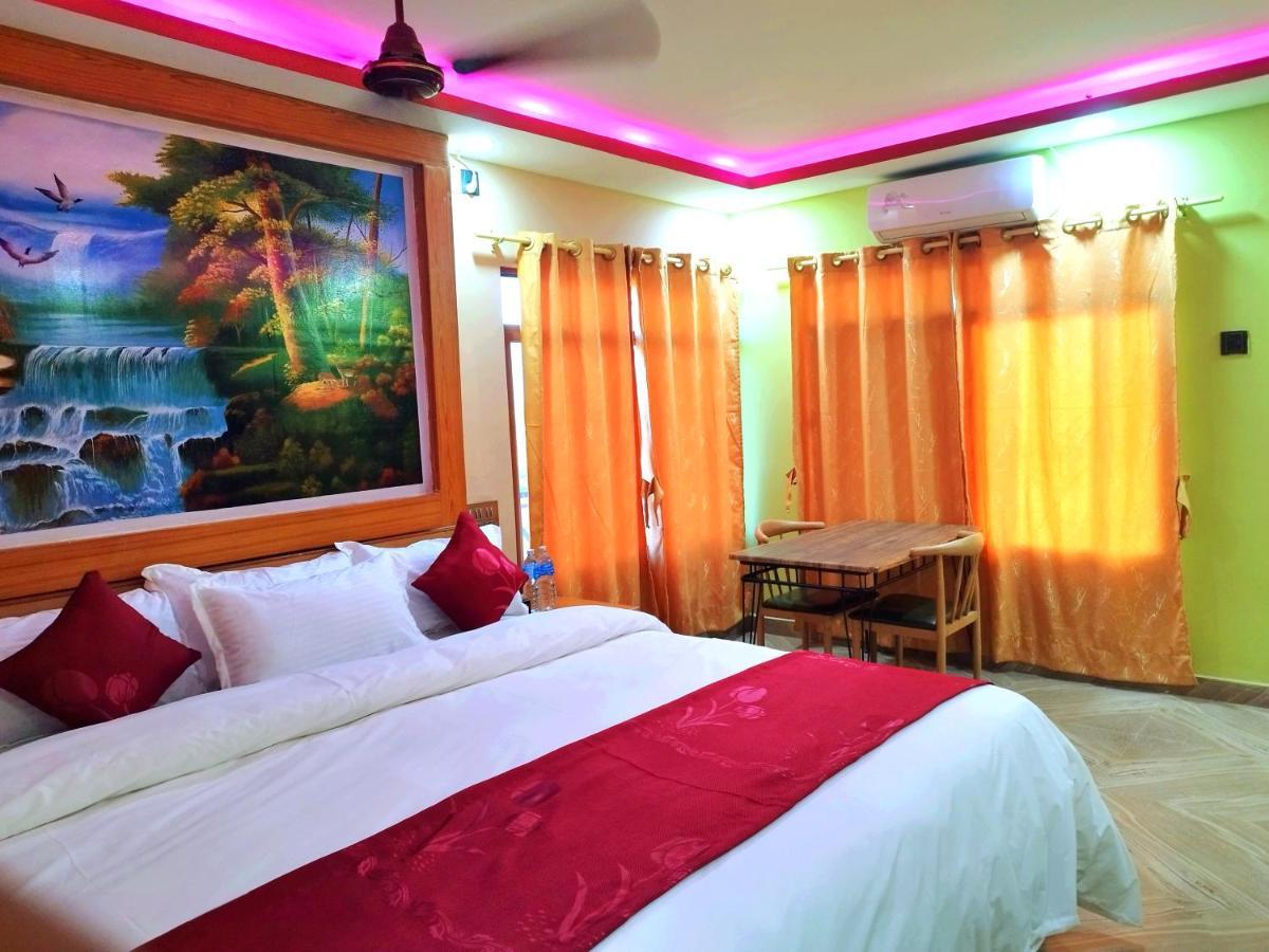 Hotel National Park- Best hotel in Sauraha Exterior foto