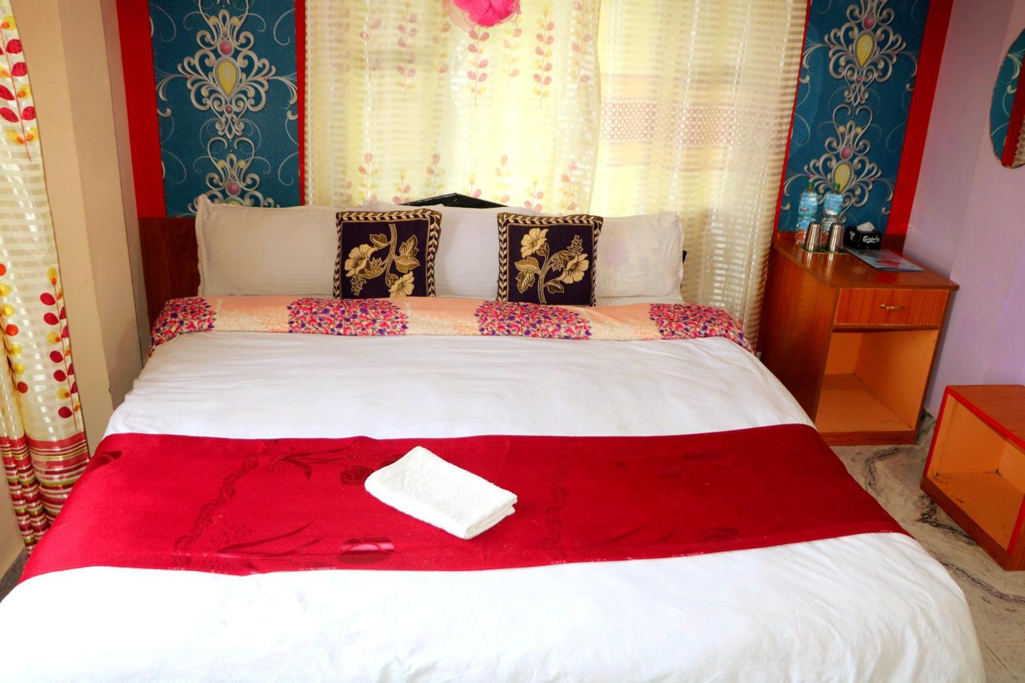 Hotel National Park- Best hotel in Sauraha Exterior foto